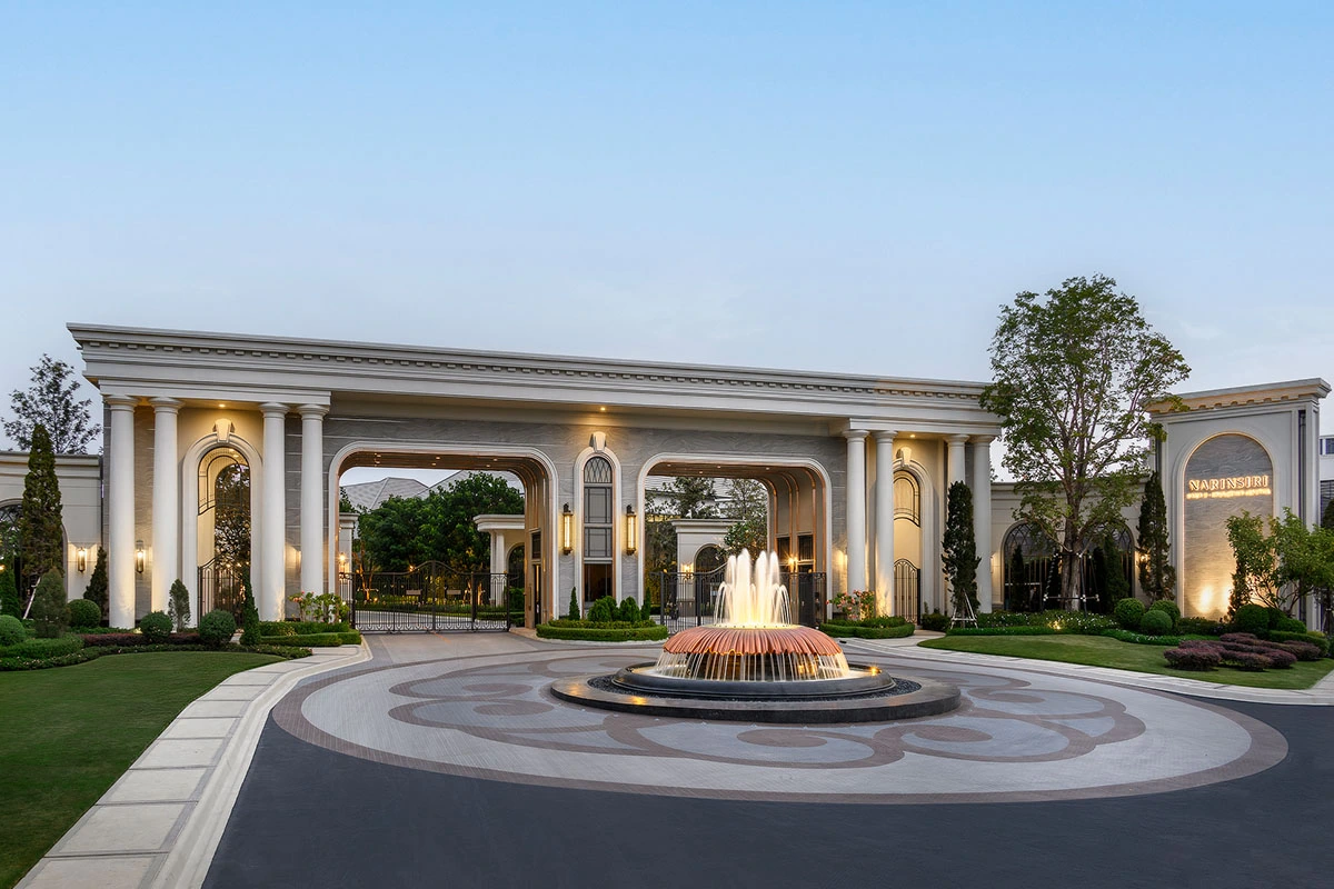 Luxurious 4-Bedroom Condo in Saphan Sung, Bangkok