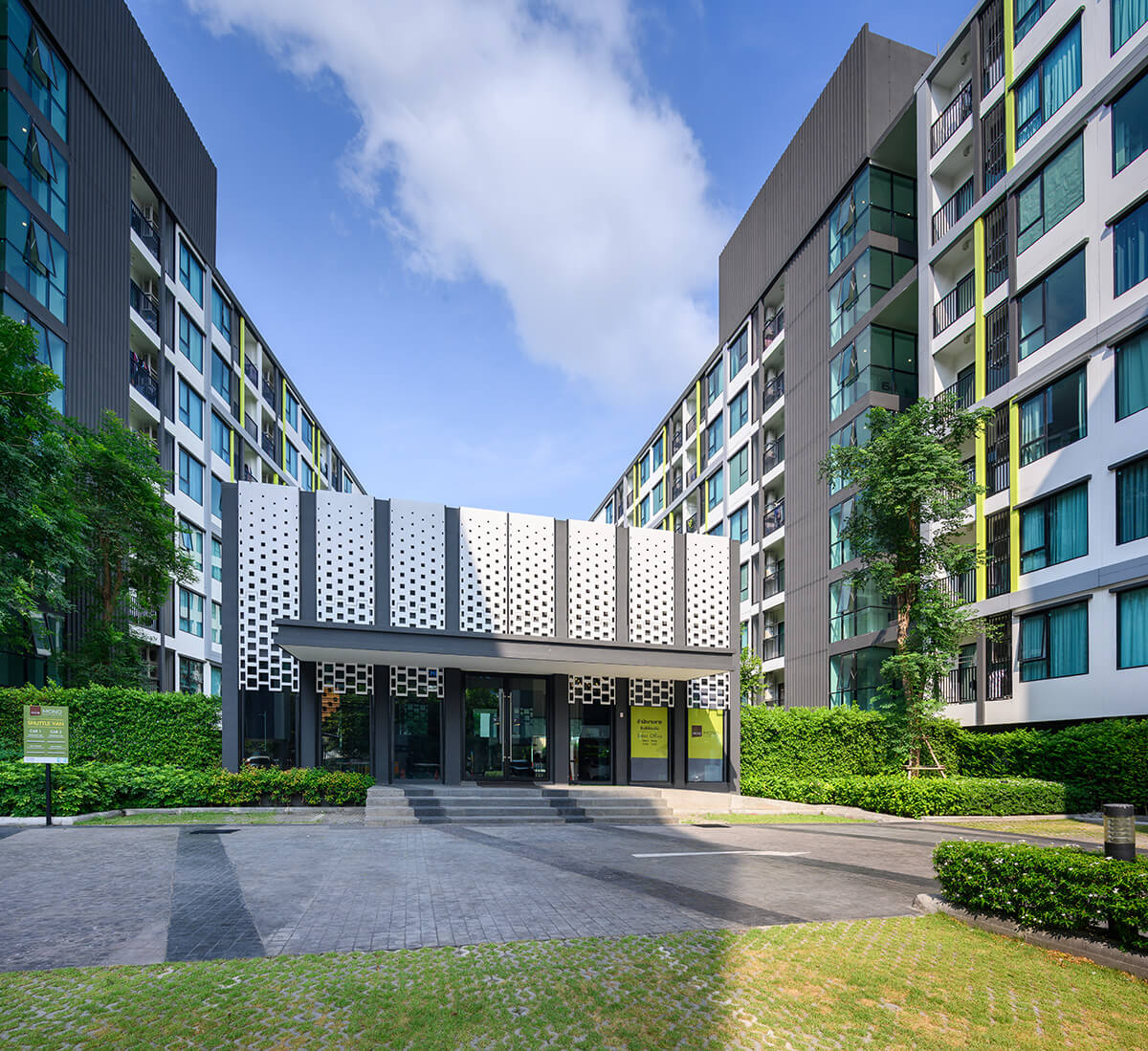 Niche Mono Sukhumvit 50 — 1BR Condo in KHLONG TOEI, Bangkok