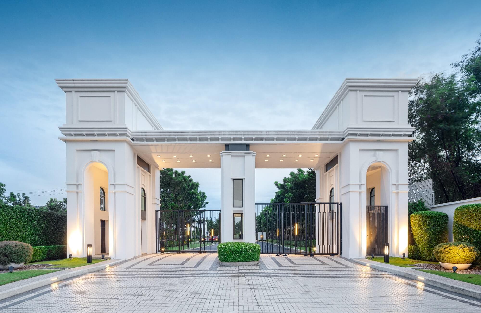 Luxurious 4-Bed Condo in Thawi Watthana, Bangkok