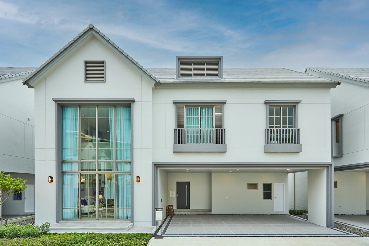 Elegant 4-Bedroom Condo in Khlong Luang for Sale