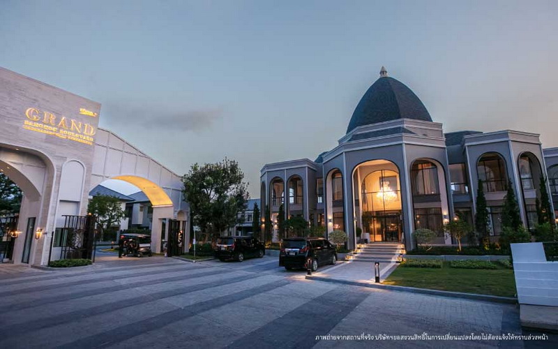 Luxury 4-Bedroom Condo in Bueng Kum, Bangkok