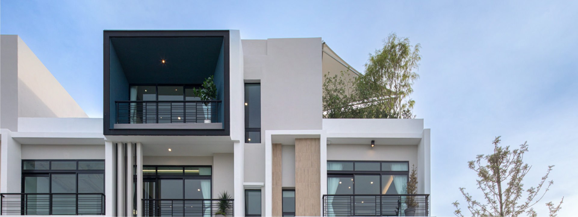 Luxury 3-Bedroom Condo in BANG KAPI, Bangkok